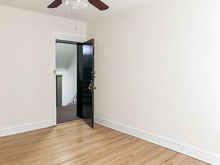 512-20 W. Cornelia — Photo 14