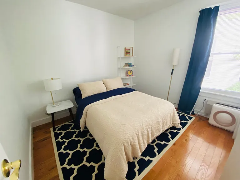 220 S Geneva St #1 — Photo 3