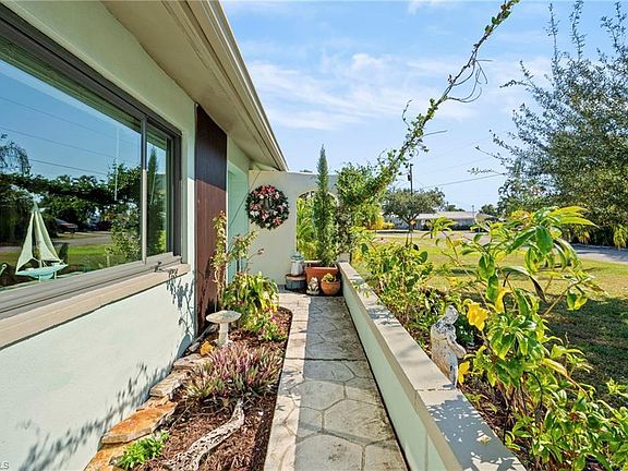 4th image of 95 Cardinal DR