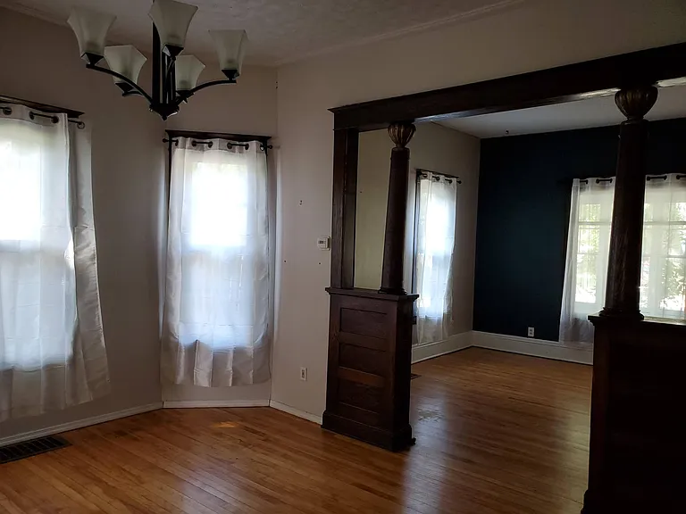2411 Polk St NE #1 — Photo 5
