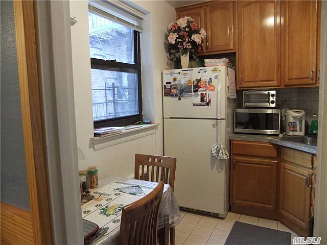 1st image of 25-40 Union St #3E