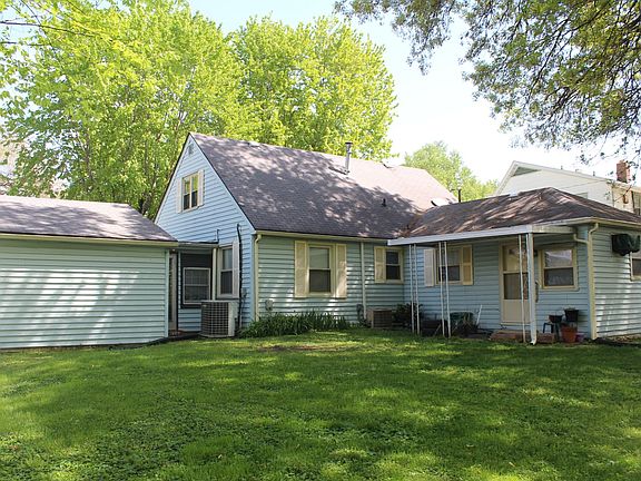 3rd image of 1825 E Chandler Ave
