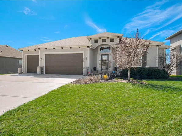 2729 W Elm St, Olathe, KS 66061