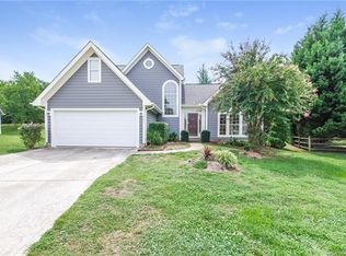 6822 Flat Creek Dr, Charlotte, NC 28277
