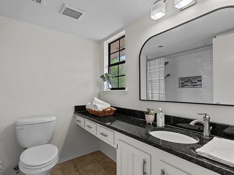 3100 Fairfield Ave #12A — Photo 13