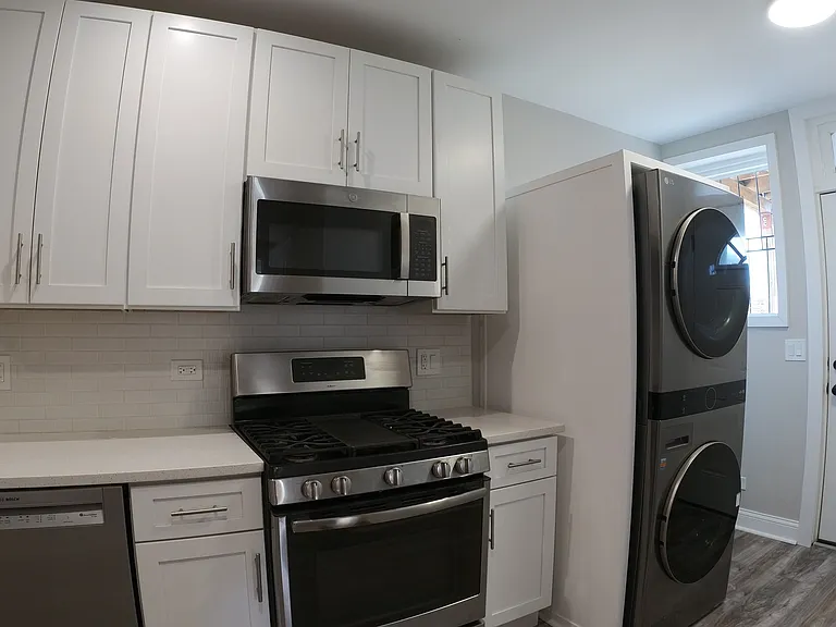 7349 N Seeley Ave #1 — Photo 6