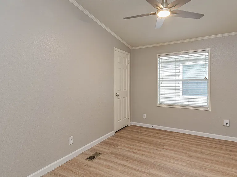 10210 Berrypatch Ln — Photo 9
