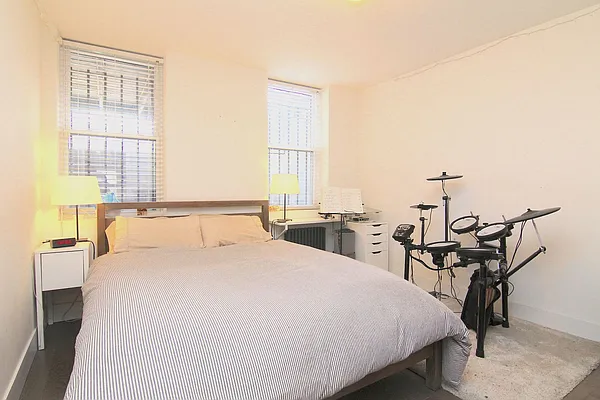 Rented by Compass | media 13