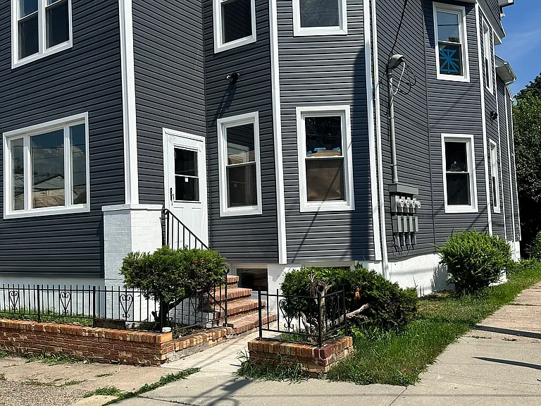 182 N 7th St #2 — Photo 7