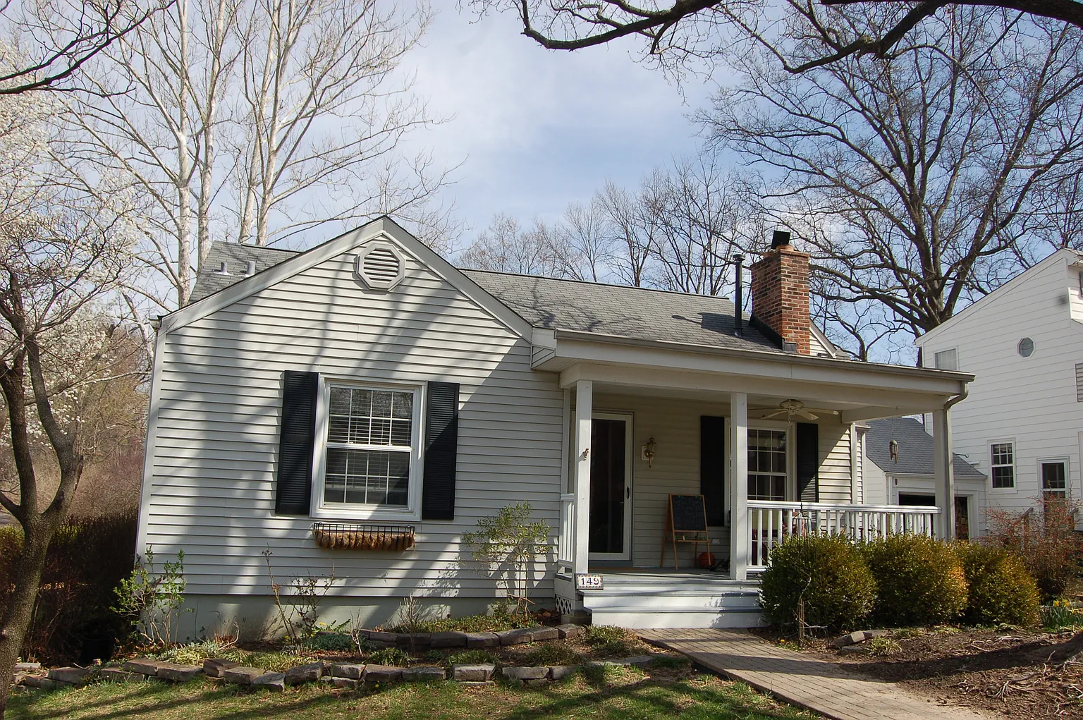 149 Girard Pl photo 1