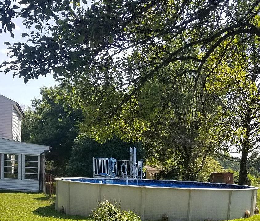 2nd image of 205 Frog Hollow Rd
