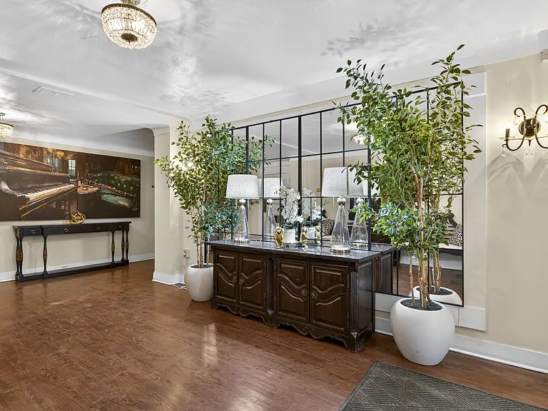 12929 Shaker Blvd — Photo 40