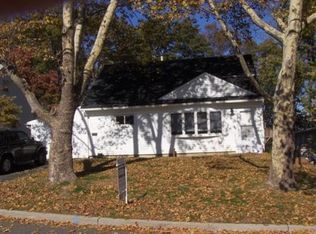 43 Kendall Dr, Parlin, NJ 08859