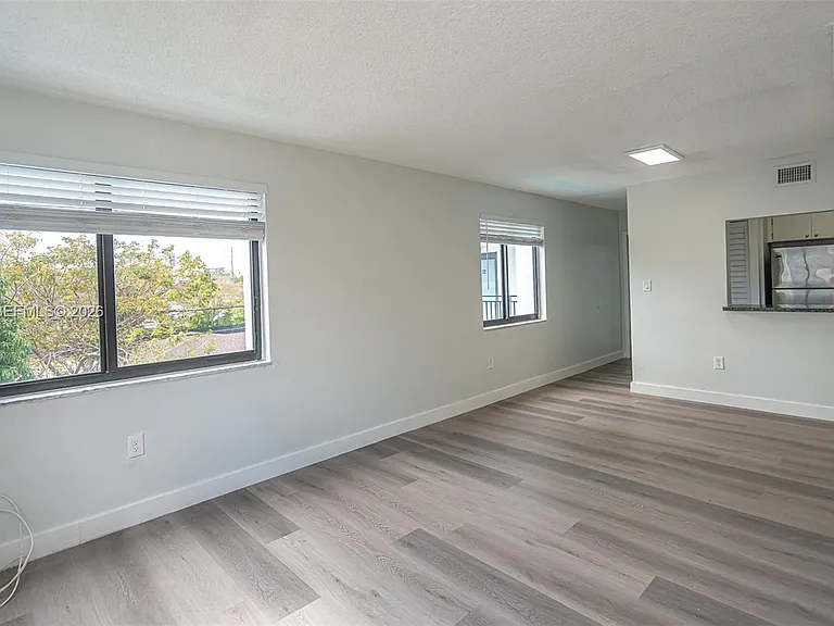 810 Salzedo St #10 — Photo 6