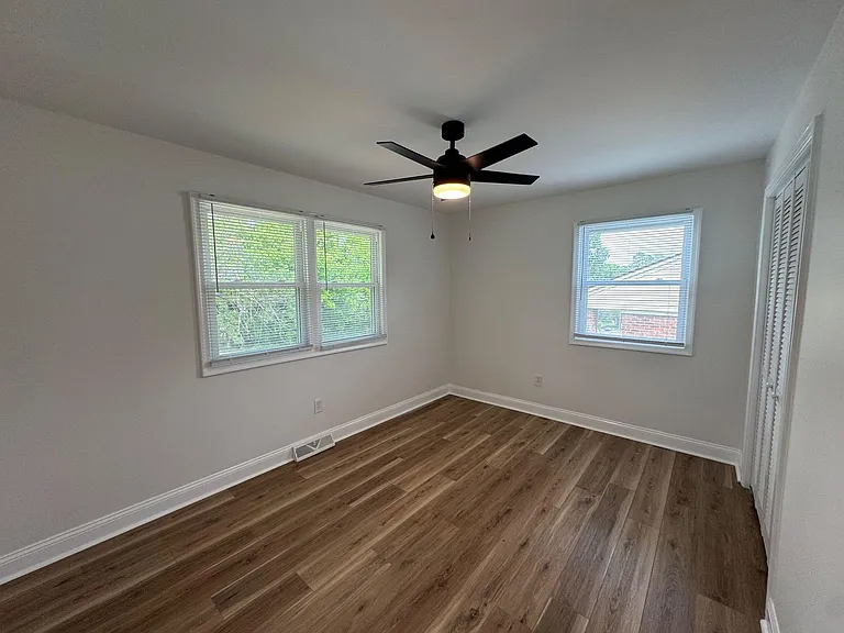 248 Lakeside Dr — Photo 6