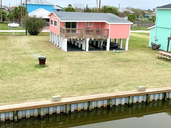 1102 Mayes Rd, Crystal Beach, TX 77650