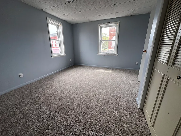 204 W Washington St #2 — Photo 10