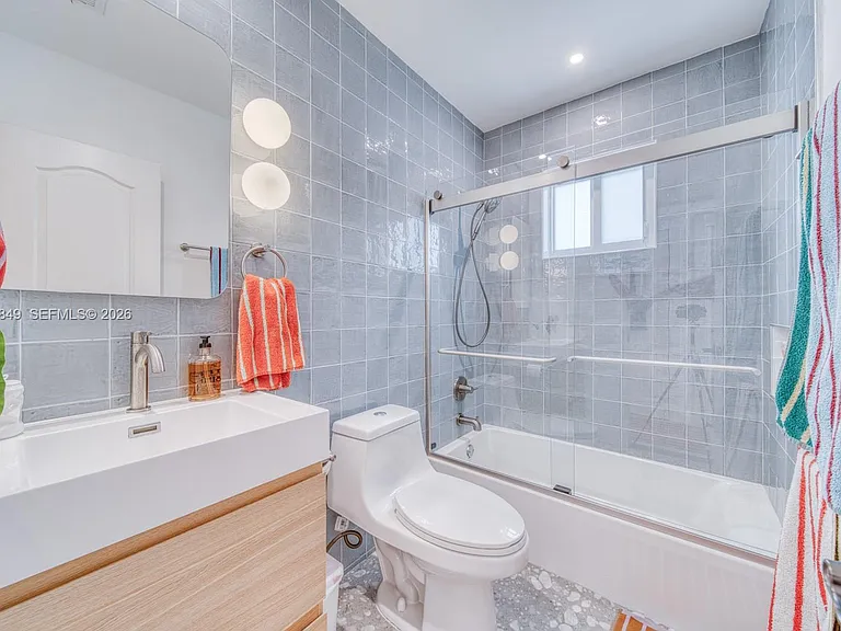 7055 SW 84th Ave — Photo 16