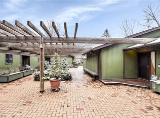17622 Walnut Trl, Chagrin Falls, OH 44023