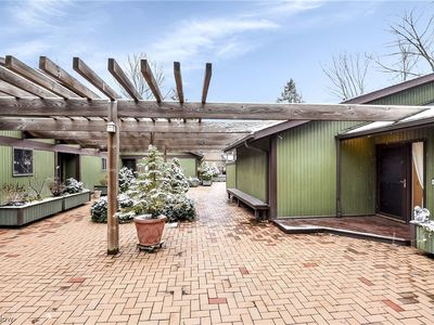 17622 Walnut Trl, Chagrin Falls, OH, 44023