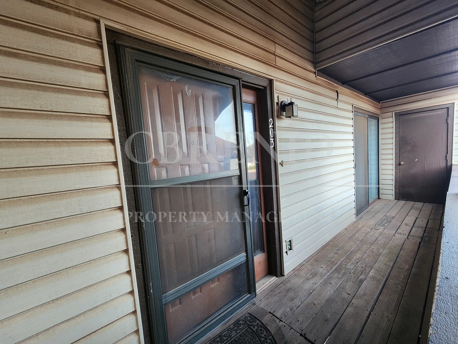 2 bed, 1050 sqft, $875 — Photo 2