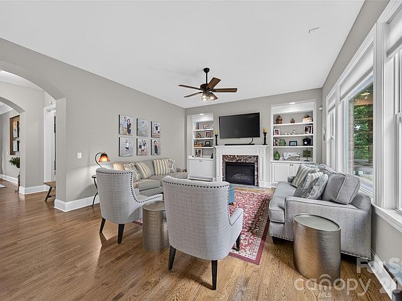 4th image of 1504 Waybridge Way