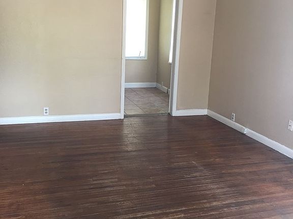 3rd image of 5009 Kasper St