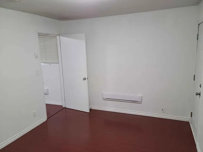 38XX Windermere St — Photo 4