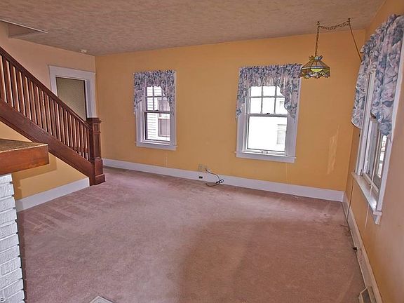 5th image of 17625 Cannon Ave