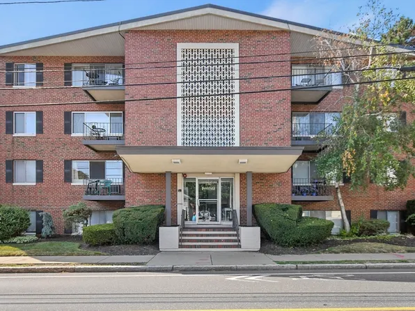 230 Essex St APT 23, Melrose, MA 02176