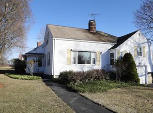 11 Rochelle St, Worcester, MA 01606