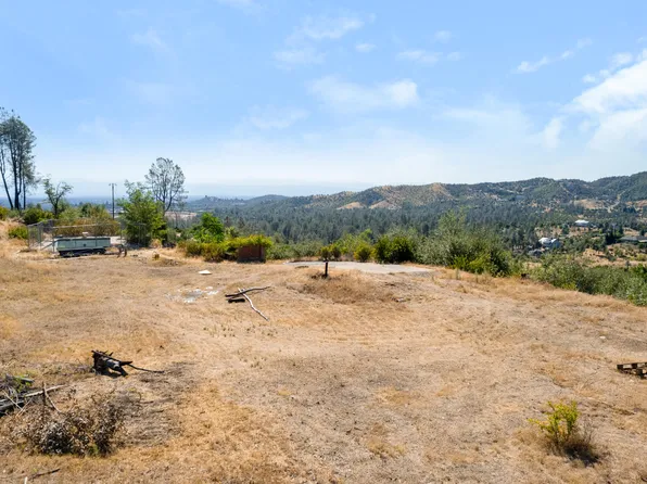 15944 Ganim Ln, Redding, CA 96001