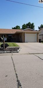 322 Trail West St, McPherson, KS, 67460