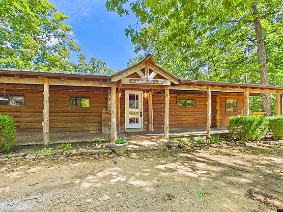 3rd image of 262 Wintergreen Ln