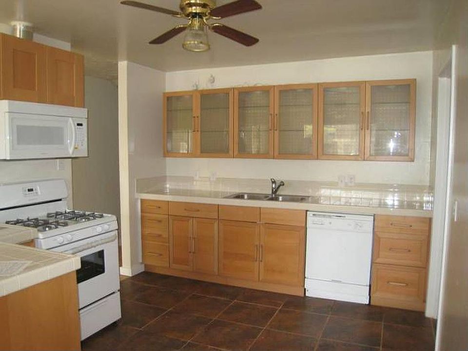 2nd image of 1145 Warren Ave
