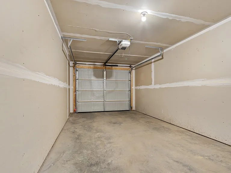 100 S Augusta Pl — Photo 20