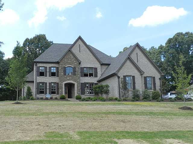 1st image of 335 Grove Park Cv