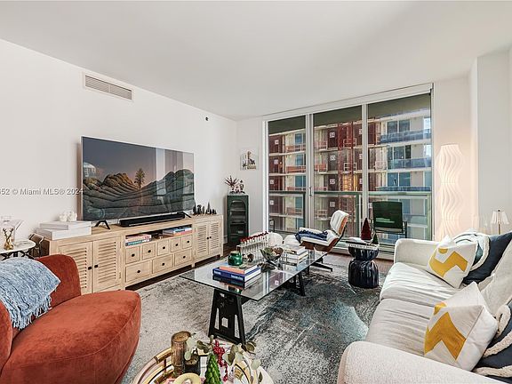 5th image of 55 SE 6th St APT 3407