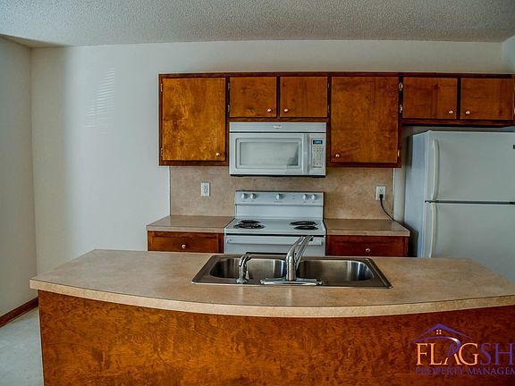 3rd image of 1131B Brownlea Dr