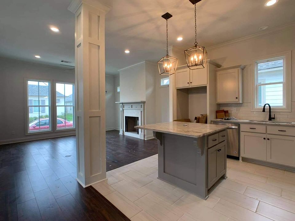 1st image of 512 Bourdette Dr