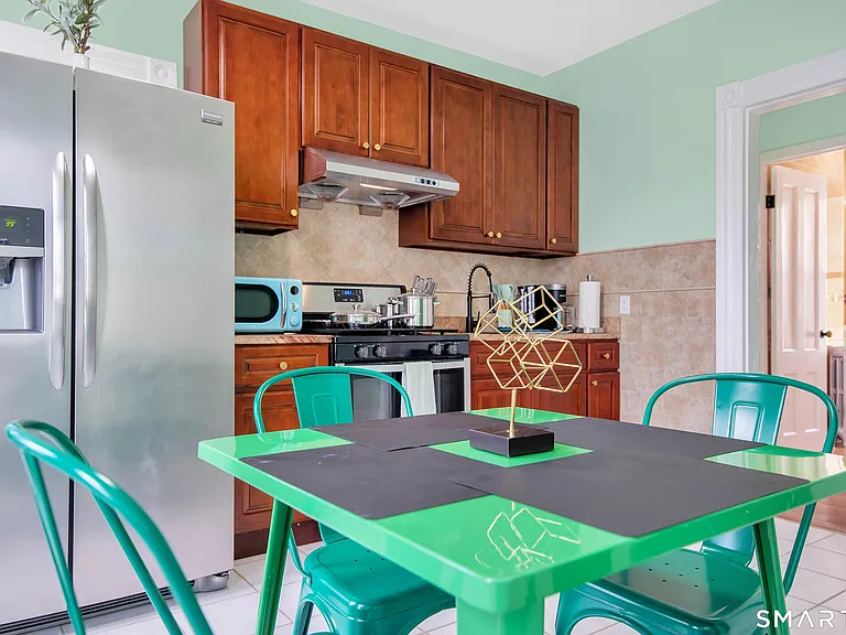 31 Canner St #2 — Photo 4