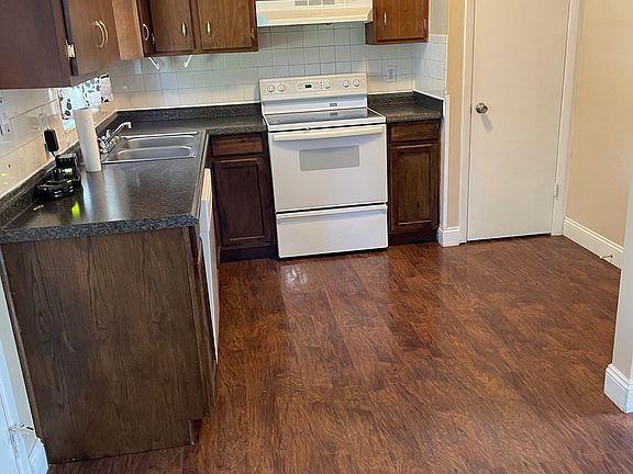 4th image of 2218 NE 18th Ave