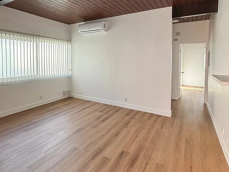 116 N Helberta Ave — Photo 5