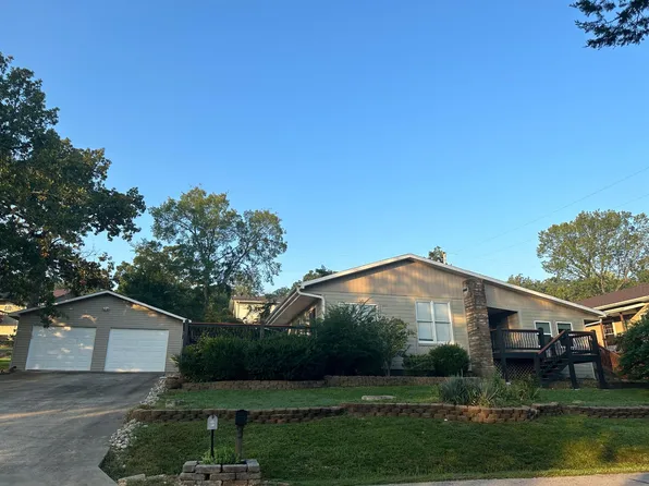 14 Holiday Dr, Kimberling City, MO 65686