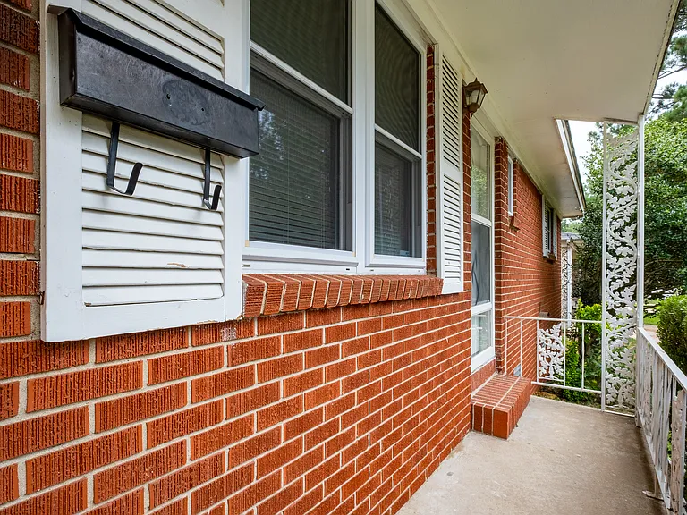 6915 Bluebird Dr — Photo 4