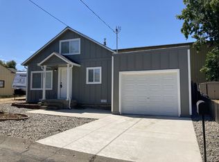 664 W Kenwood St, Roseburg, OR 97471