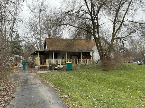 31023 West Rd, New Boston, MI 48164