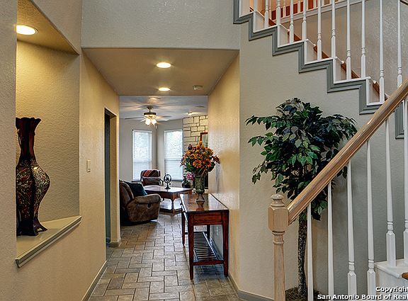 3rd image of 322 Deer Cross Ln