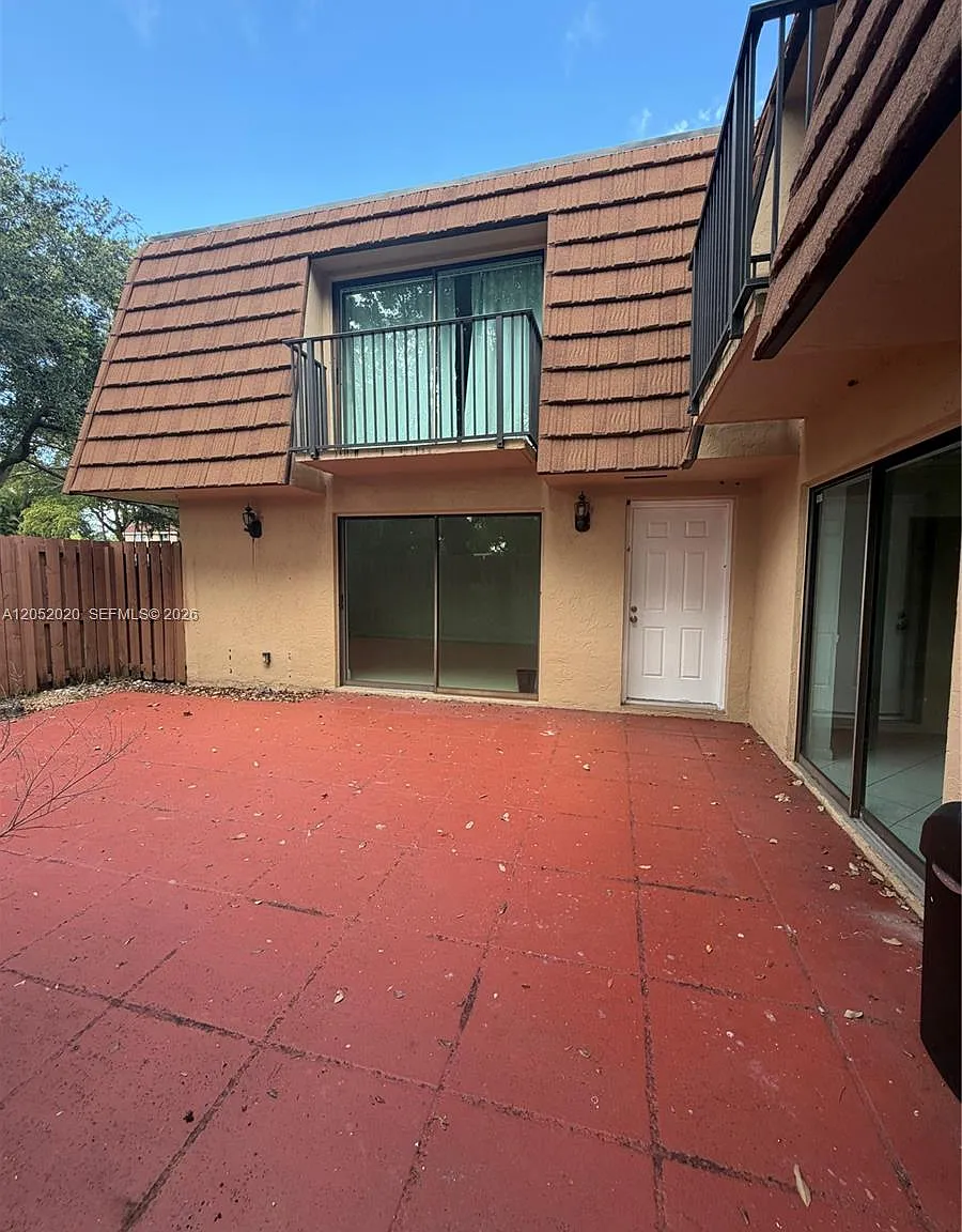 2 bed, 2.5 bath, $2,700 — Photo 2
