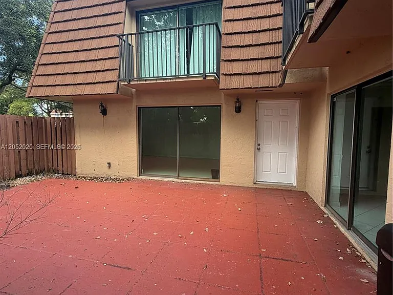 2563 Camelot Ct #2563 — Photo 2